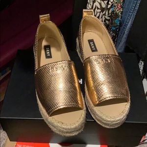 Dkny Espadrilles peek o boo front